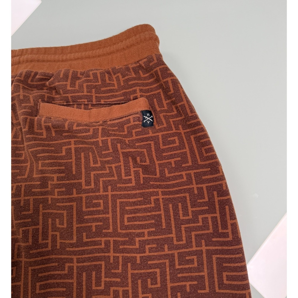 Dungeons & Dragons Sweatpants Size XL Red Black Maze Wizards Of The Coast 2021 - Picture 9 of 10